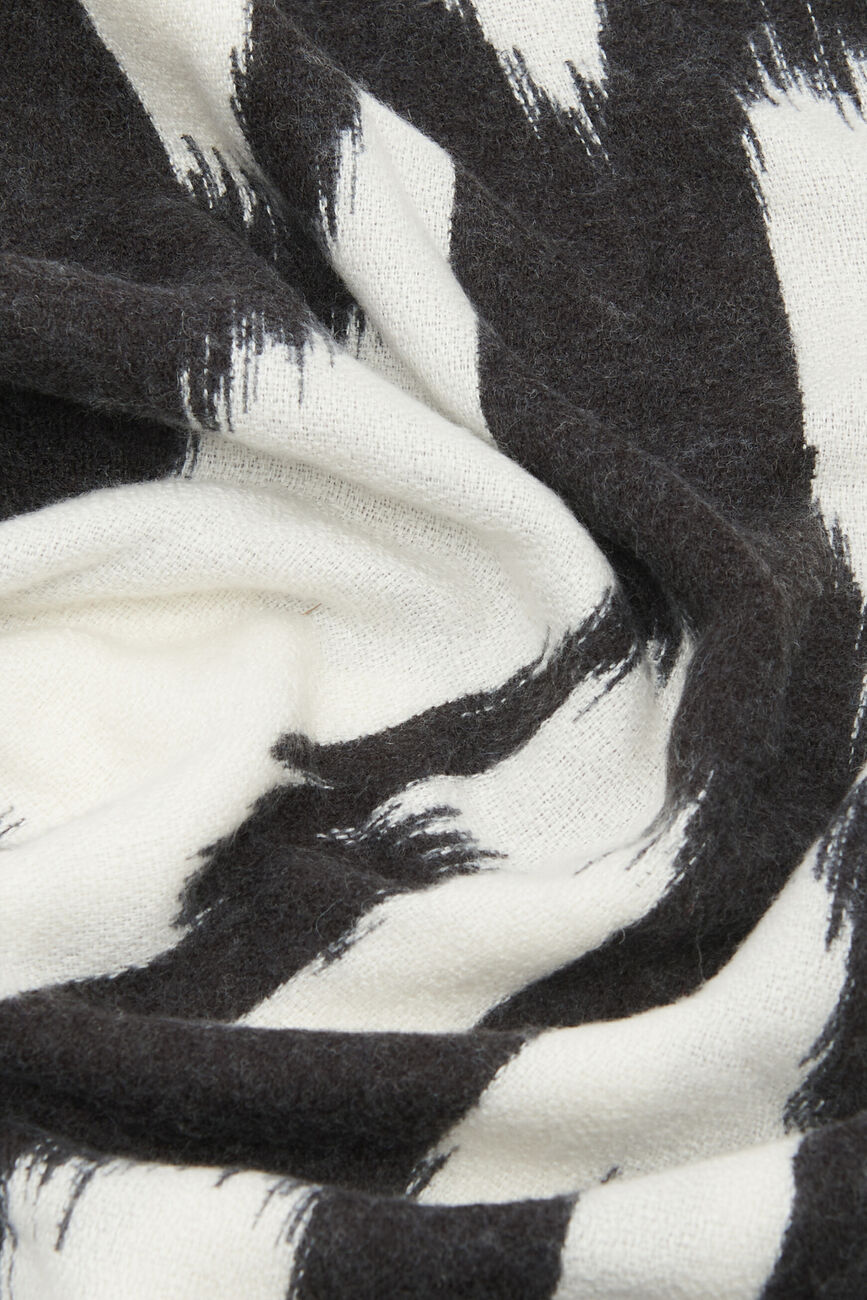 olga scarf black woman