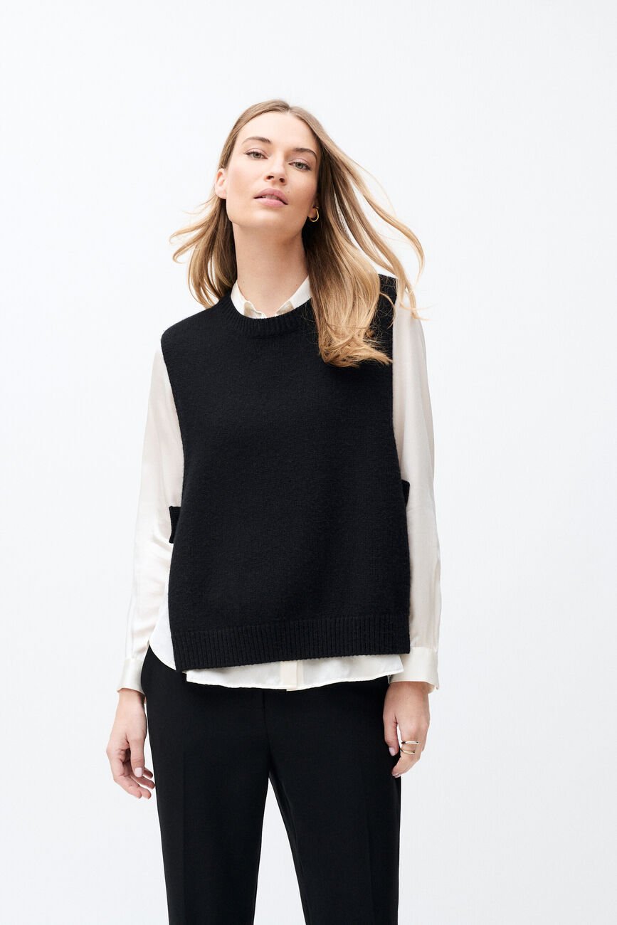 hevy poncho black woman