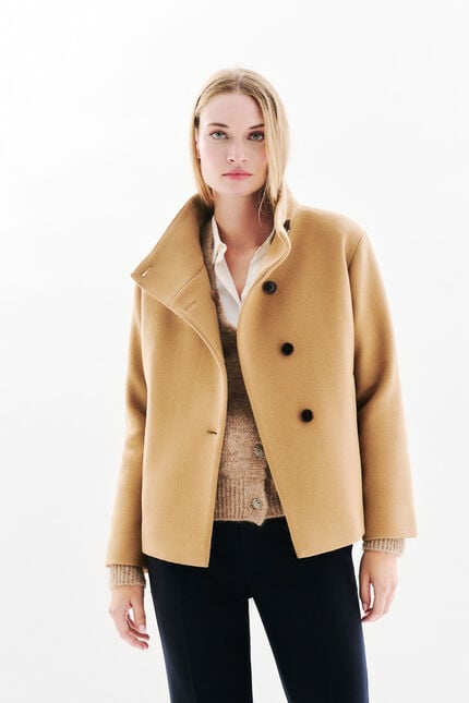 Gassim coat camel woman