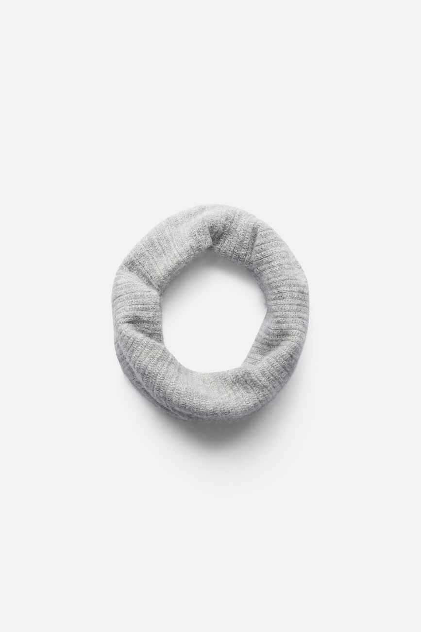 Molly Scarf light grey woman
