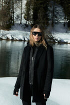 Jules coat black woman