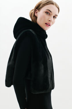 Ytara poncho black woman