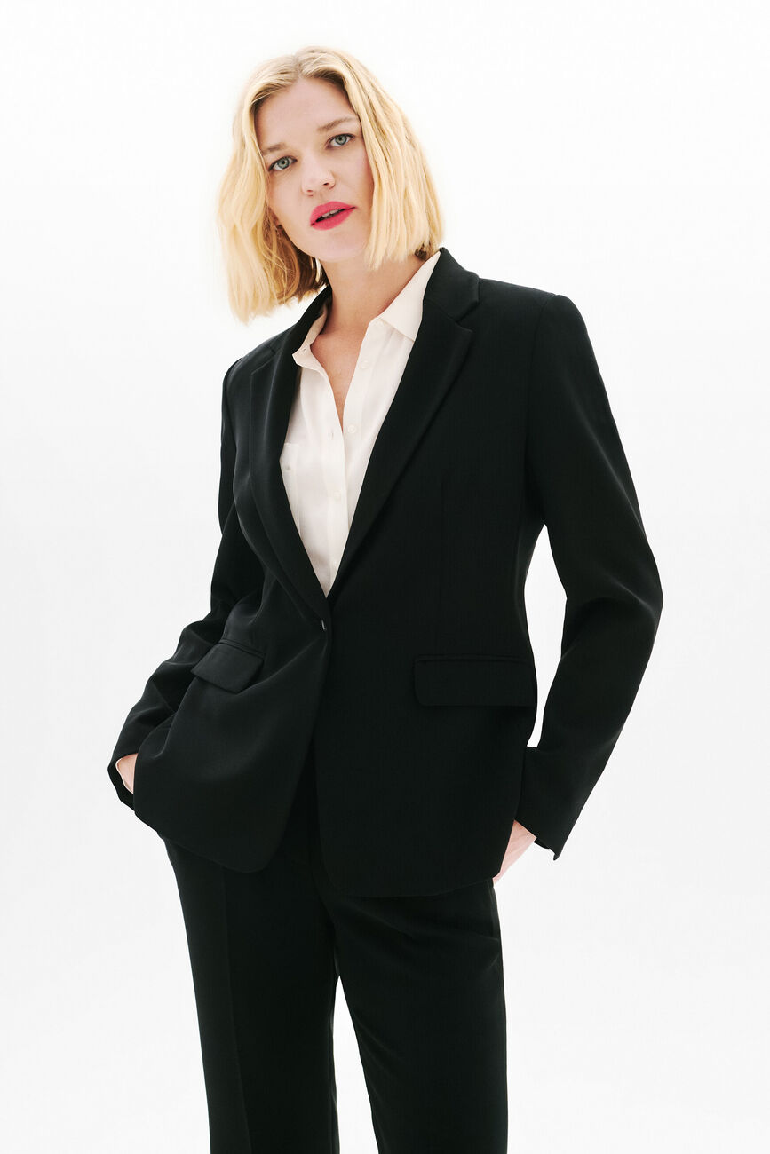 Vantea blazer black woman