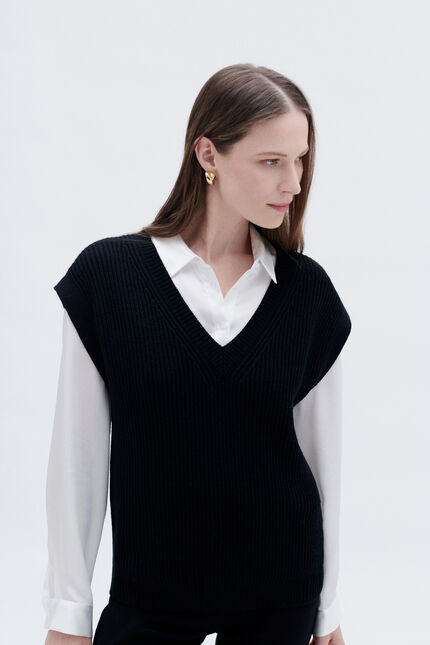 Mcurt sweater black woman