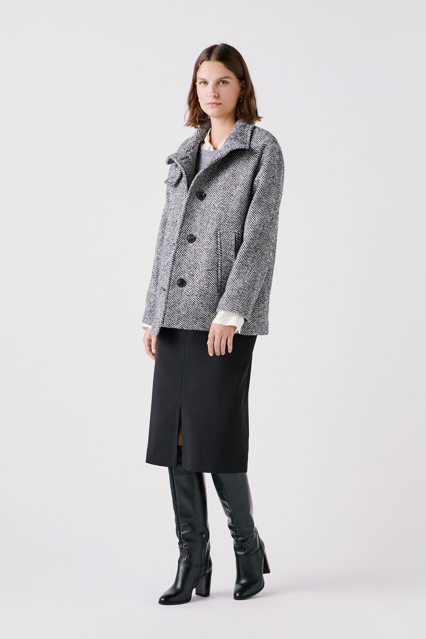 Gomain coat black woman