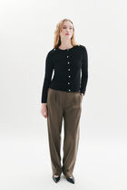 Marjorie sweater black woman