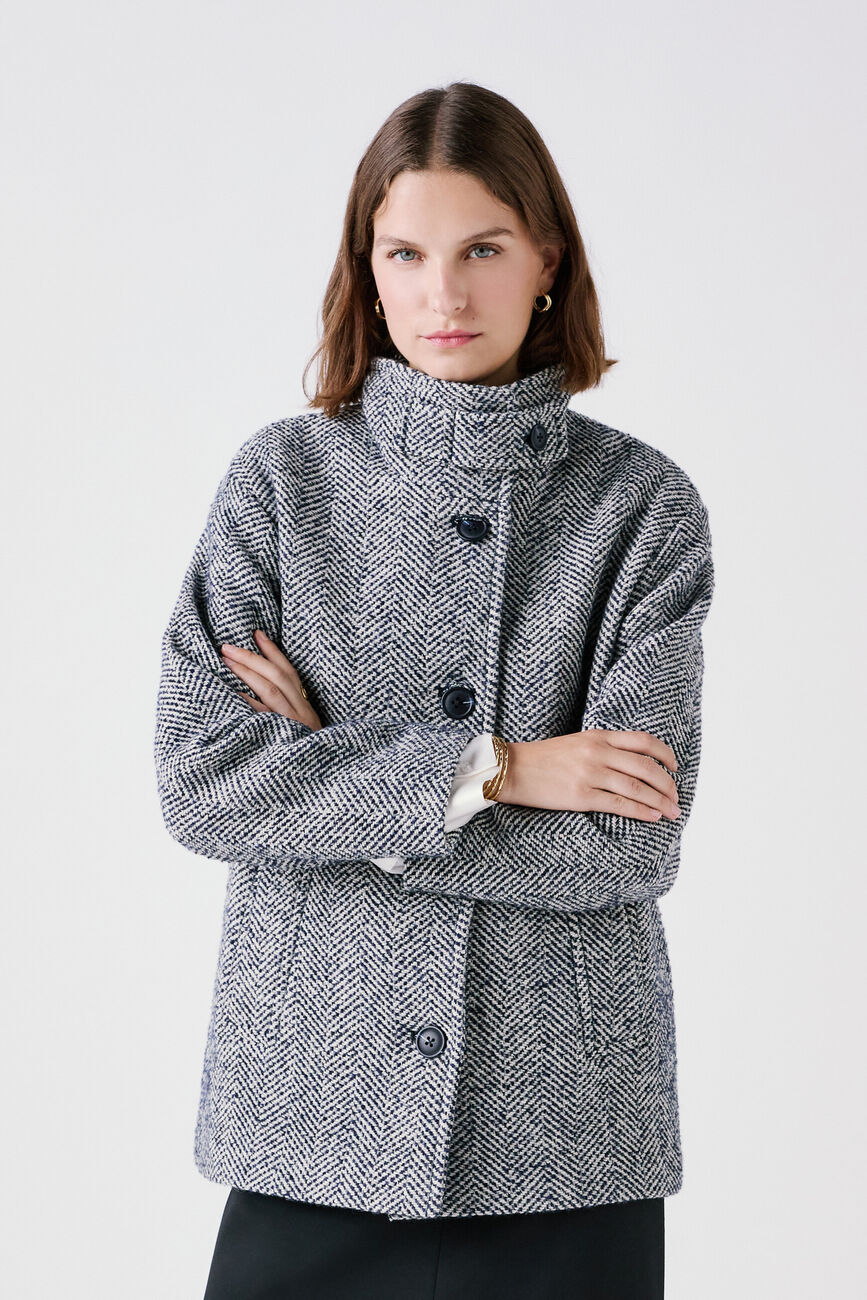 Gomain coat black woman