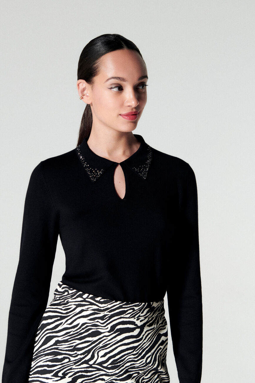 msarah sweater black woman