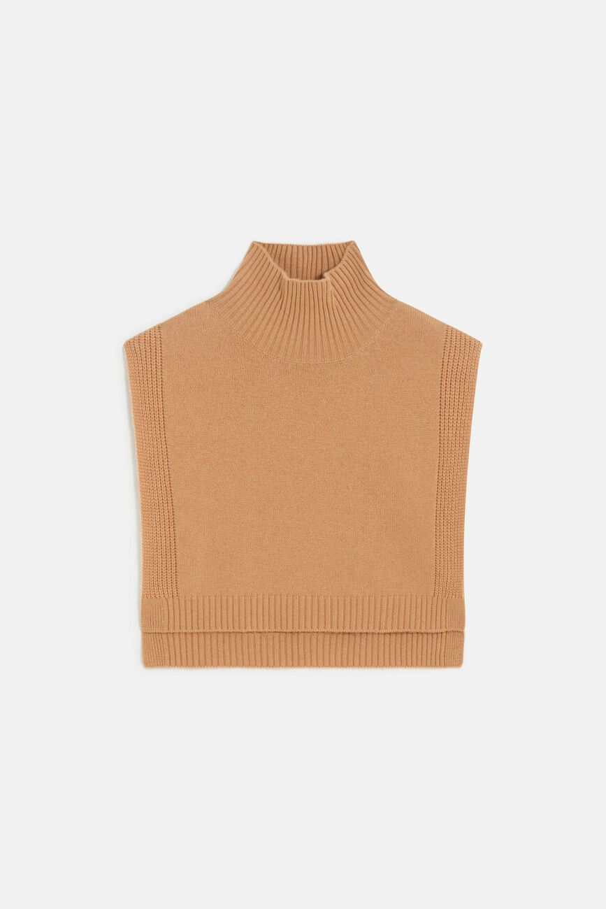 ysee poncho brown woman