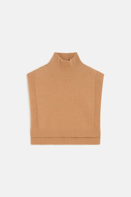 ysee poncho brown woman