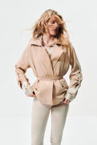 voltage Jacket sand woman