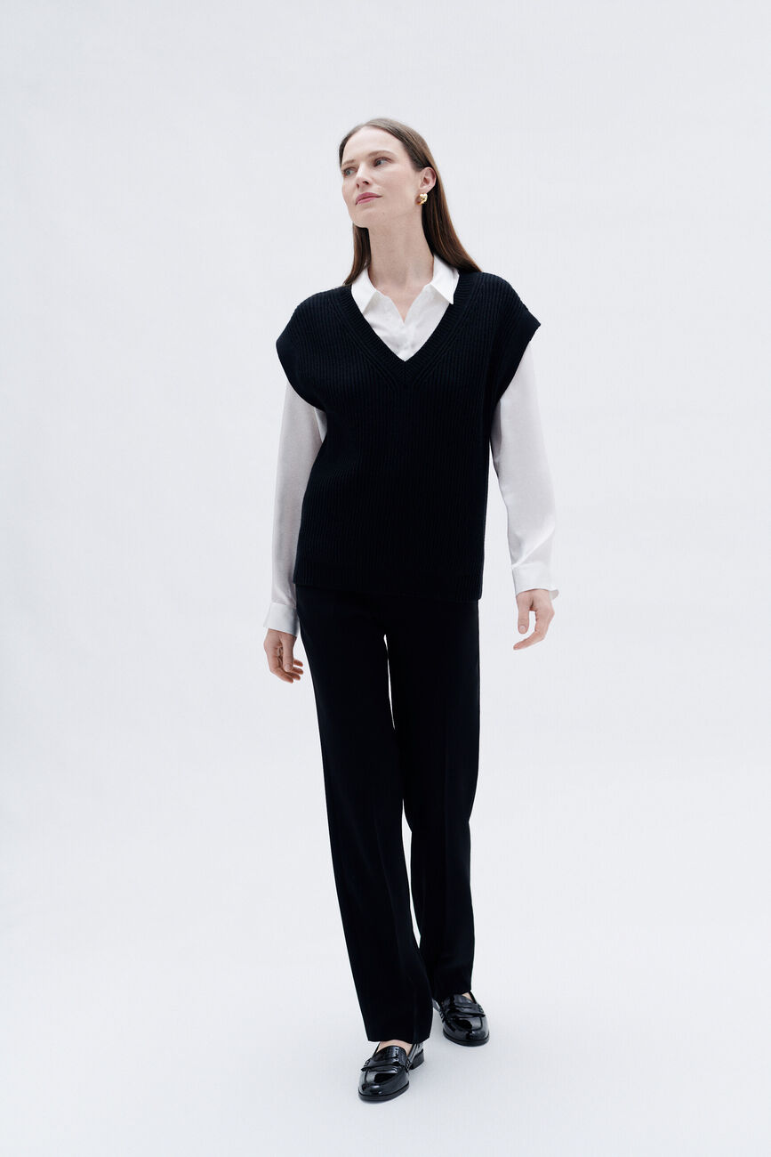 Mcurt sweater black woman