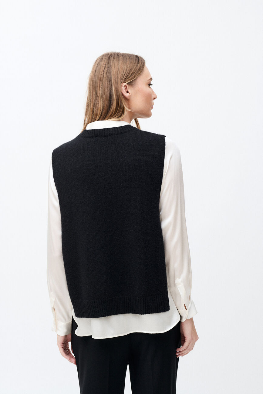 hevy poncho black woman