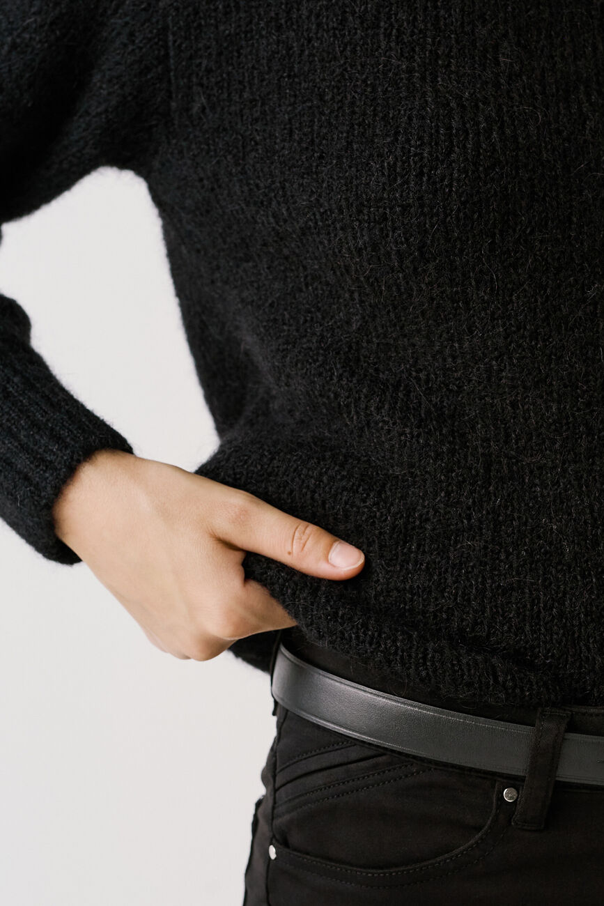 Mdrew sweater black woman