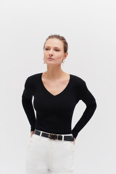 pull agatha noir femme