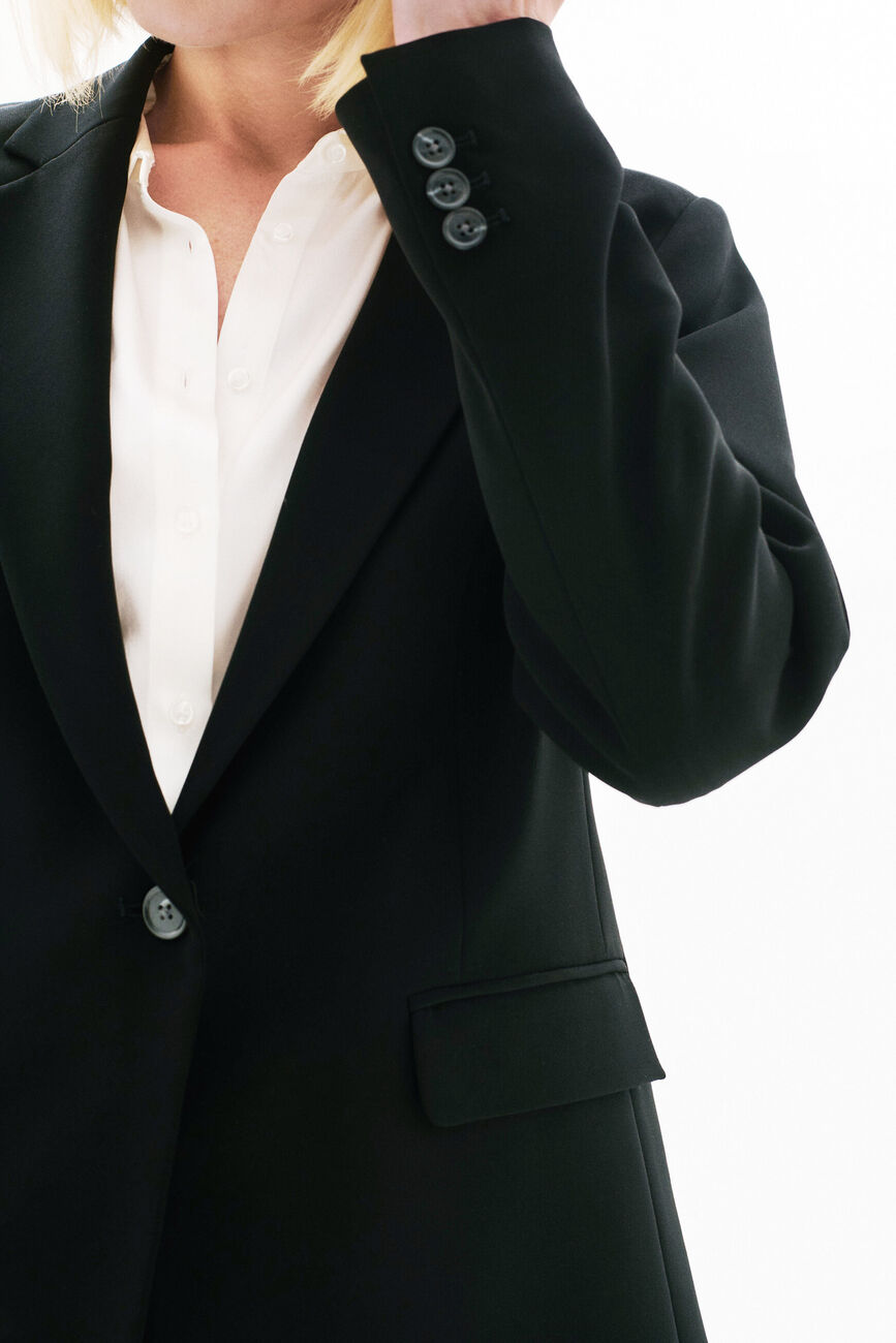 Vantea blazer black woman