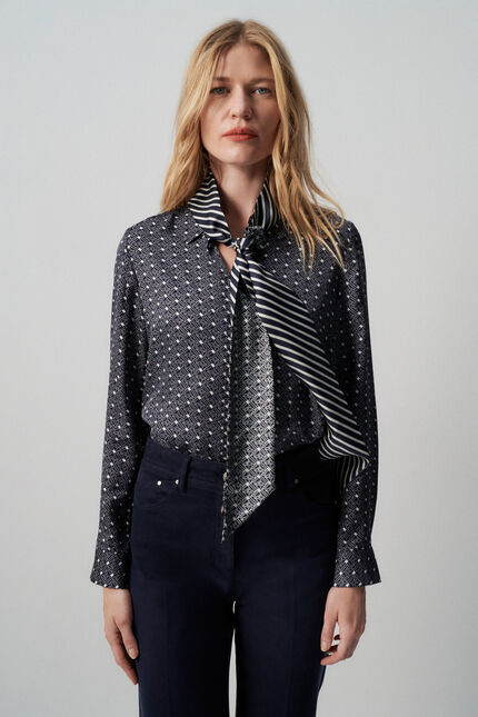 Foulard Milane 100% soie bleu marine femme