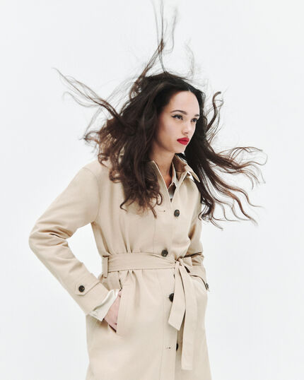 trench gabardine arena mujer