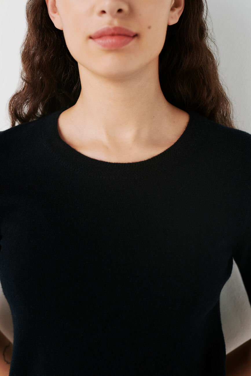 mnadege 100% wool sweater black woman