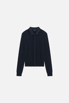 Mpheobe sweater black woman