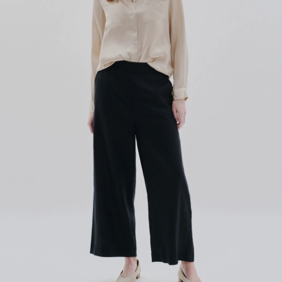 Come indossare un pantalone ampio?