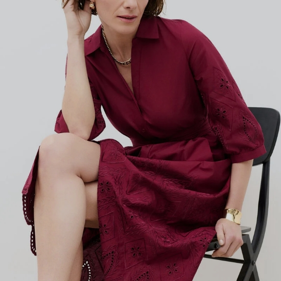 Comment porter une robe mi-longue selon la saison et l'occasion ?