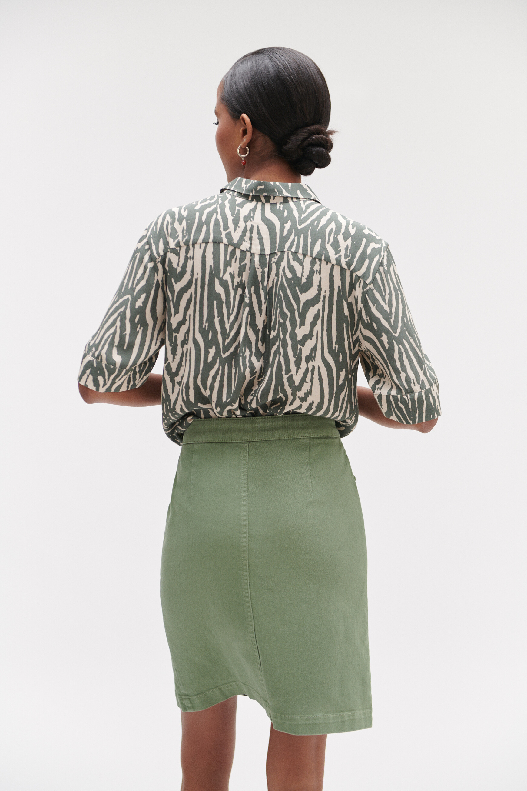 camisa zuma de cebra verde caqui mujer Camisa Zuma de cebra verde caqui mujer