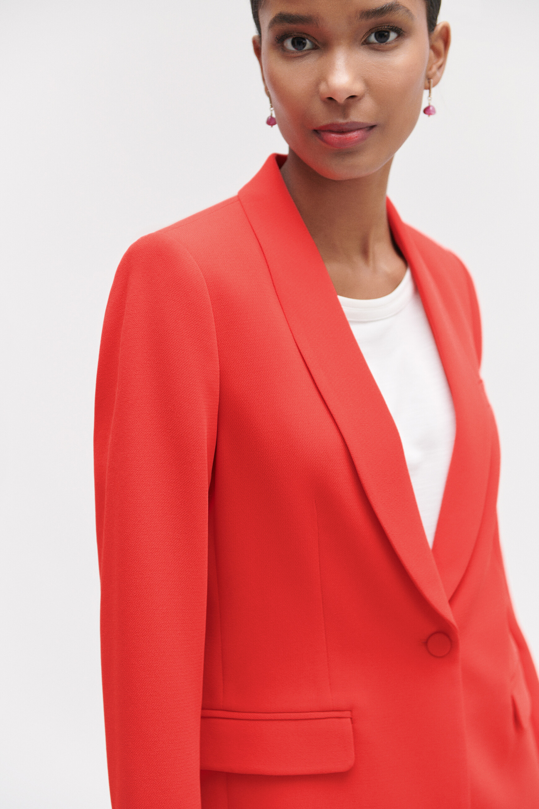 Blazer de color rojo mujer