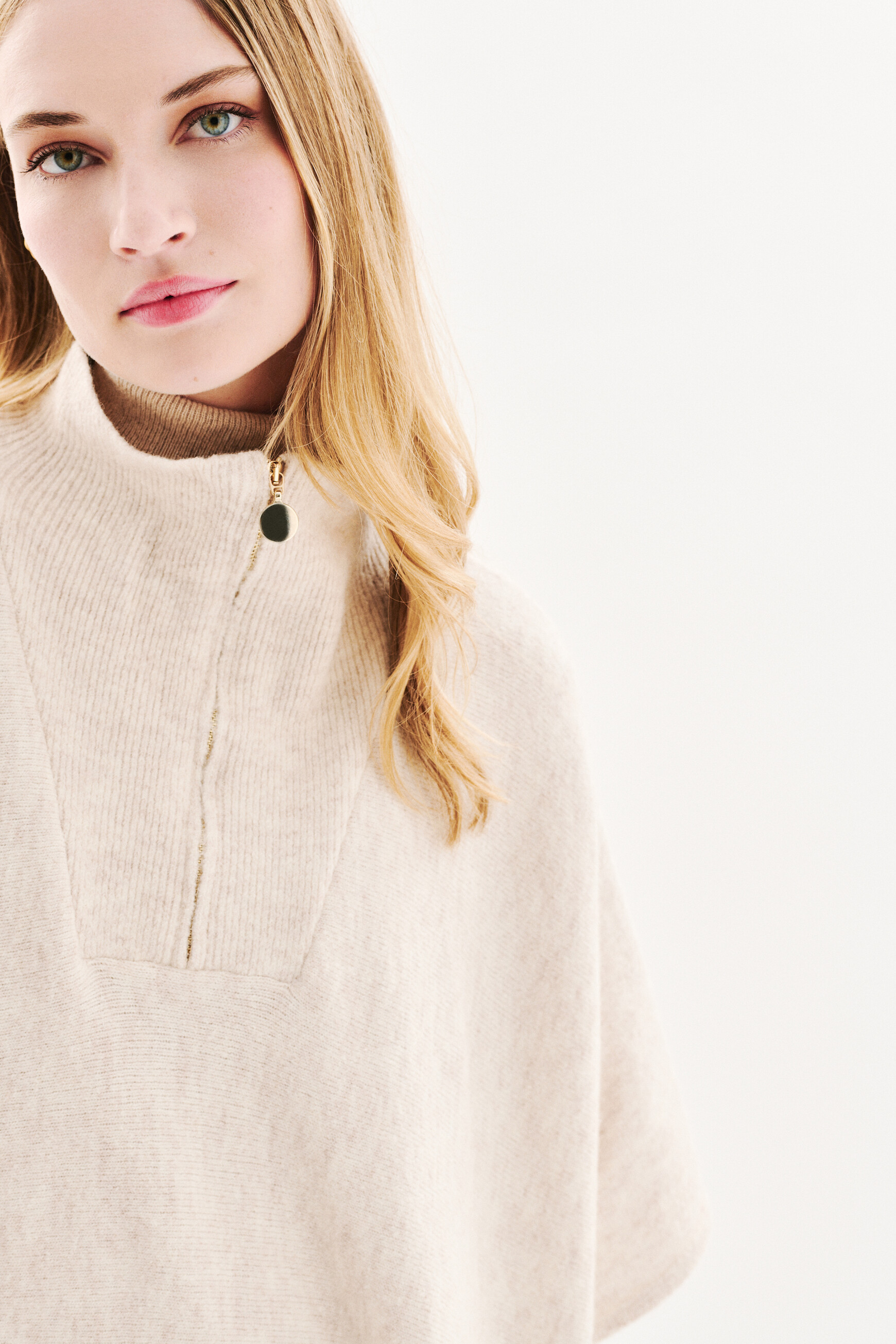 poncho herios sandfarben damen Poncho Herios sandfarben damen
