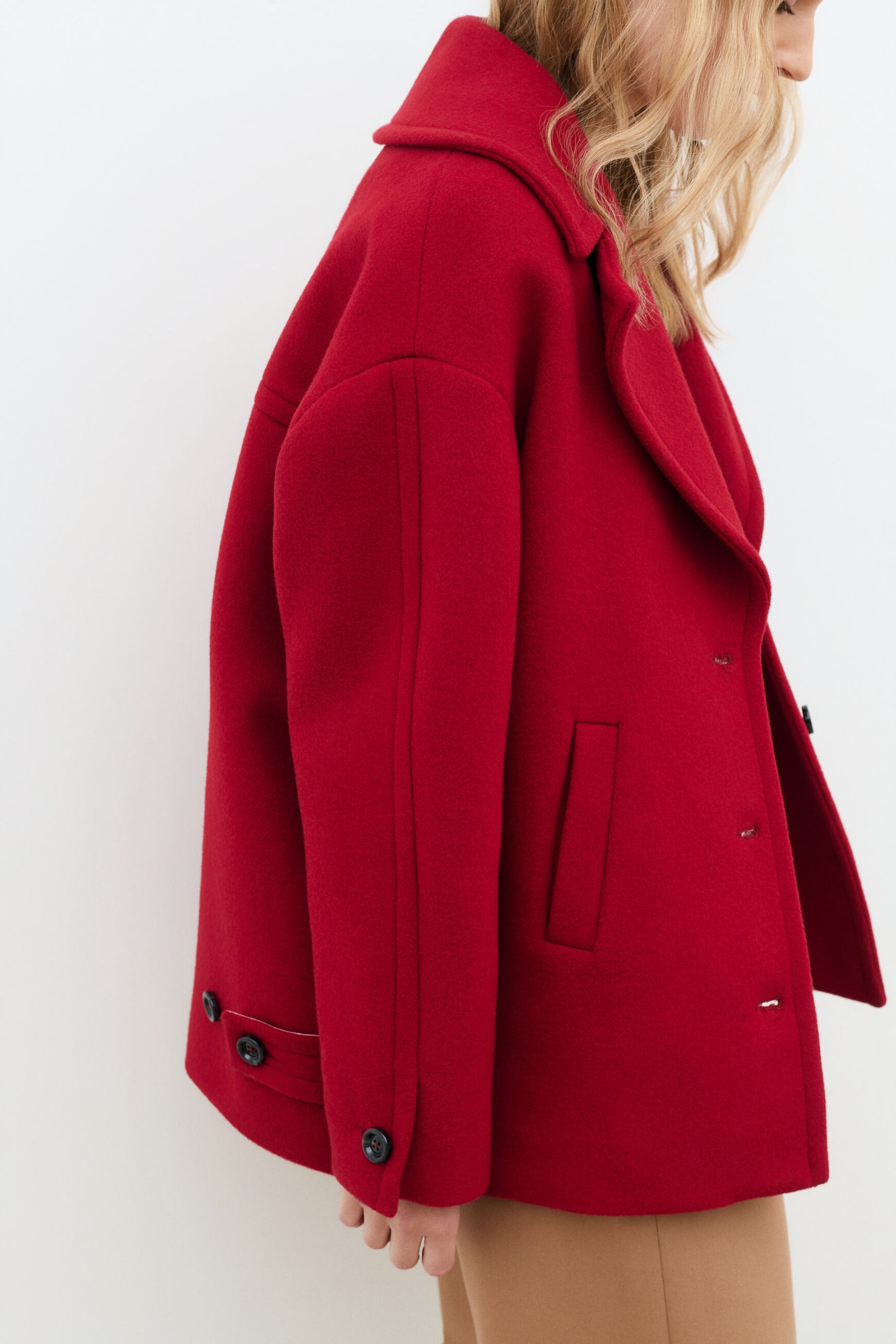 Gmalte2 coat red woman