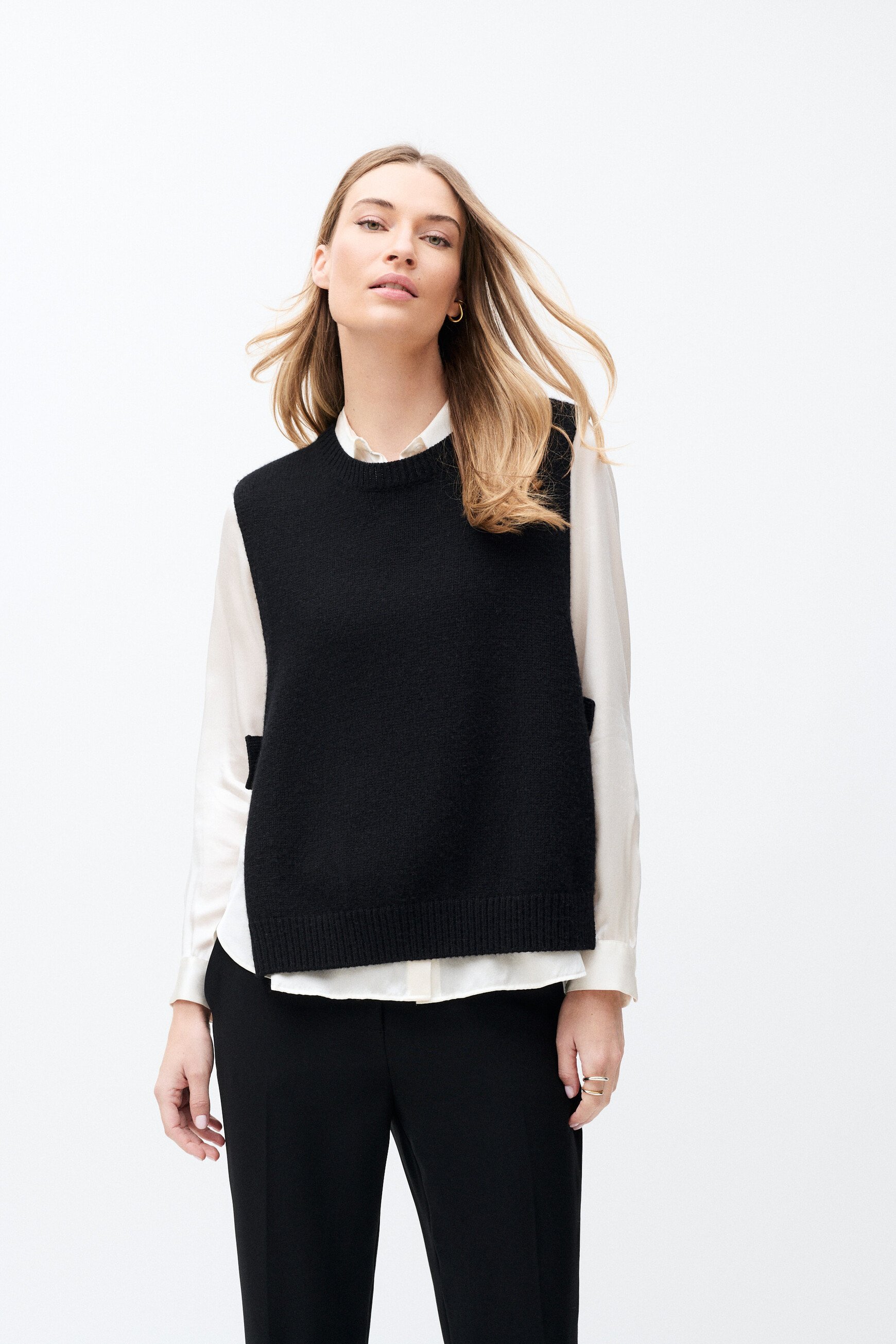 hevy poncho black woman