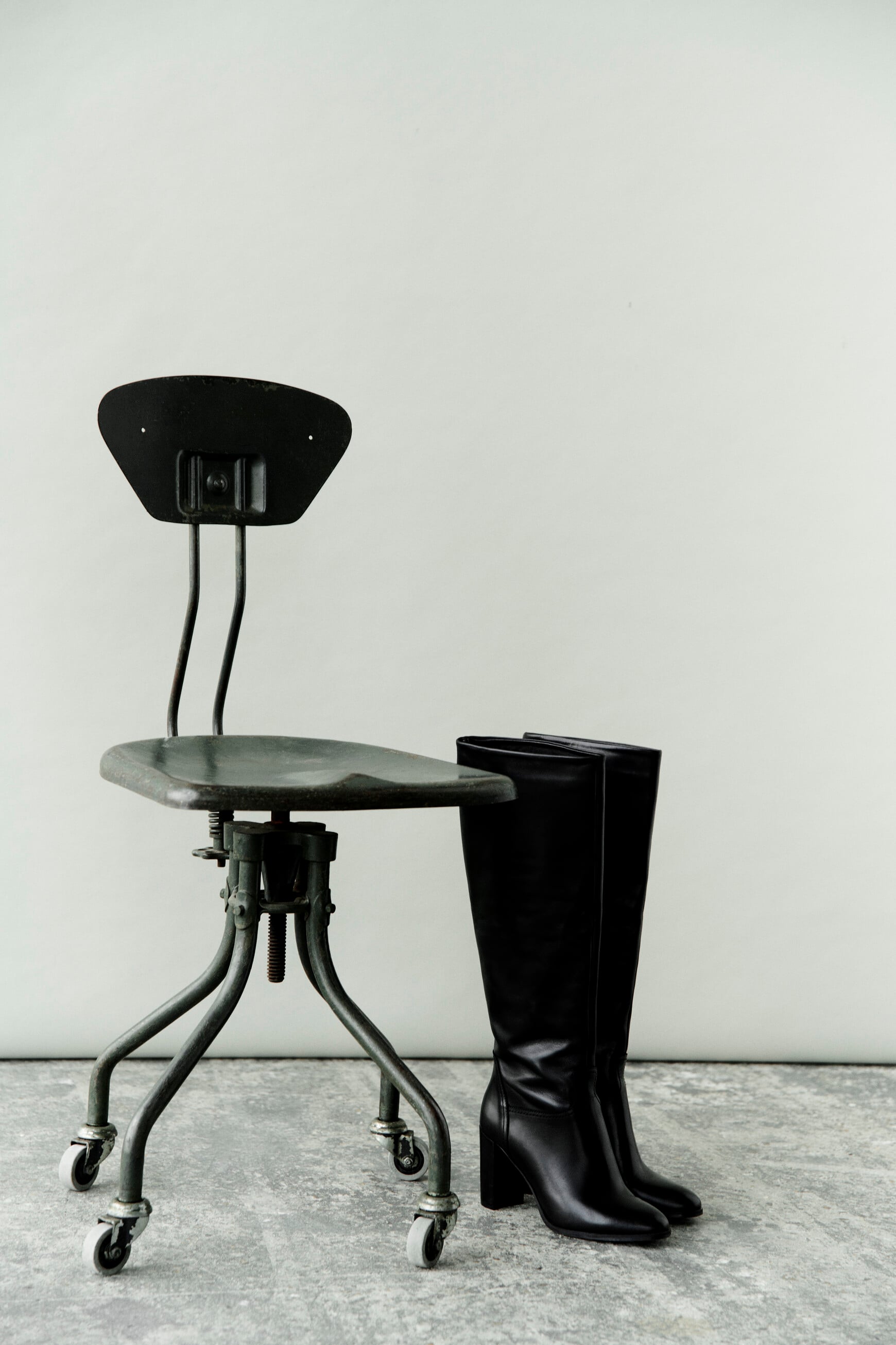 Savoie boots black woman