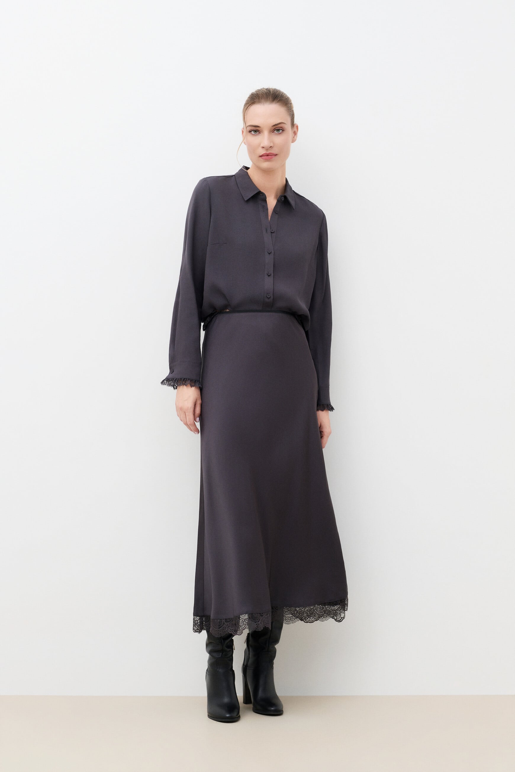 Celebrity skirt grey woman