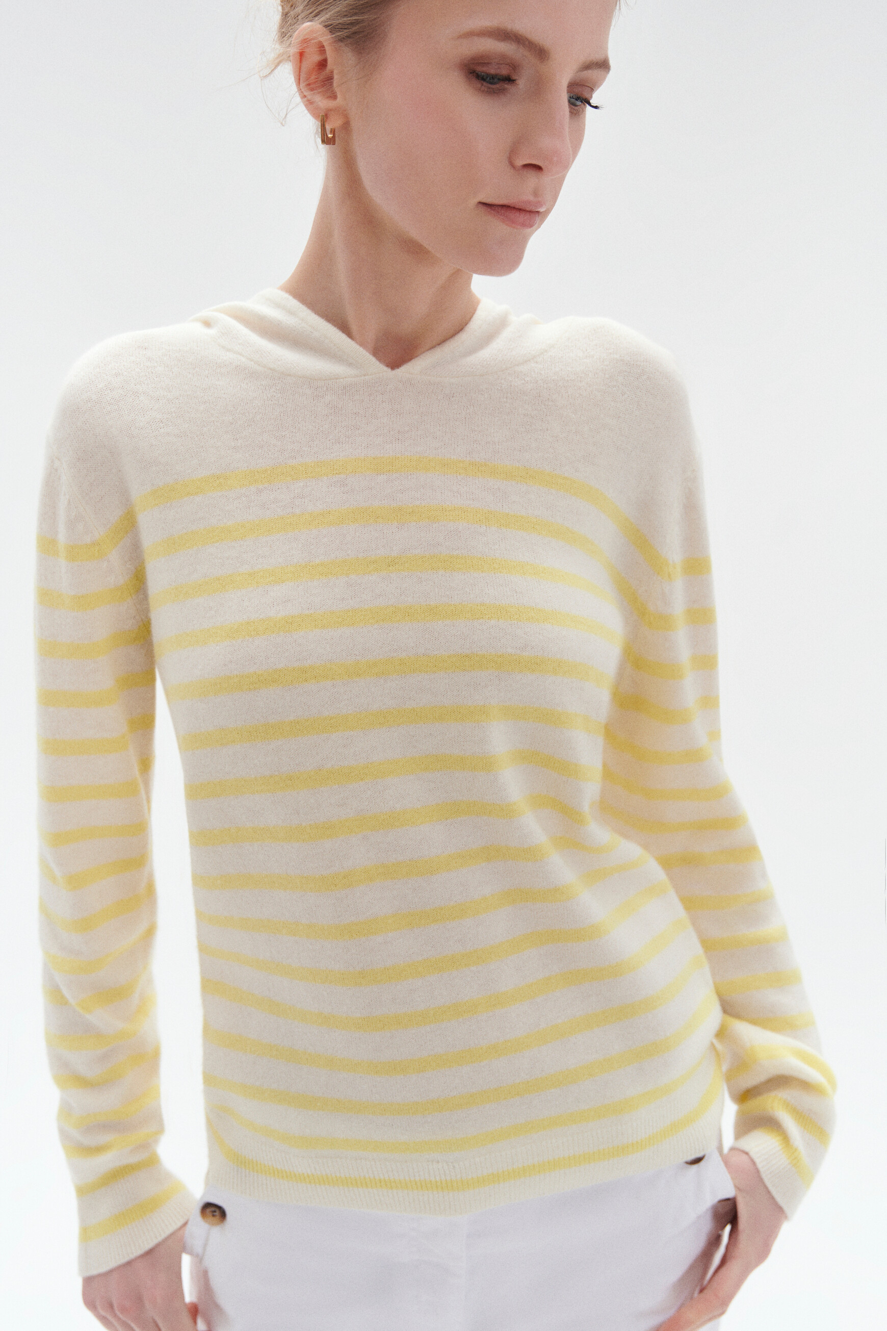 pull capuche leana jaune or femme