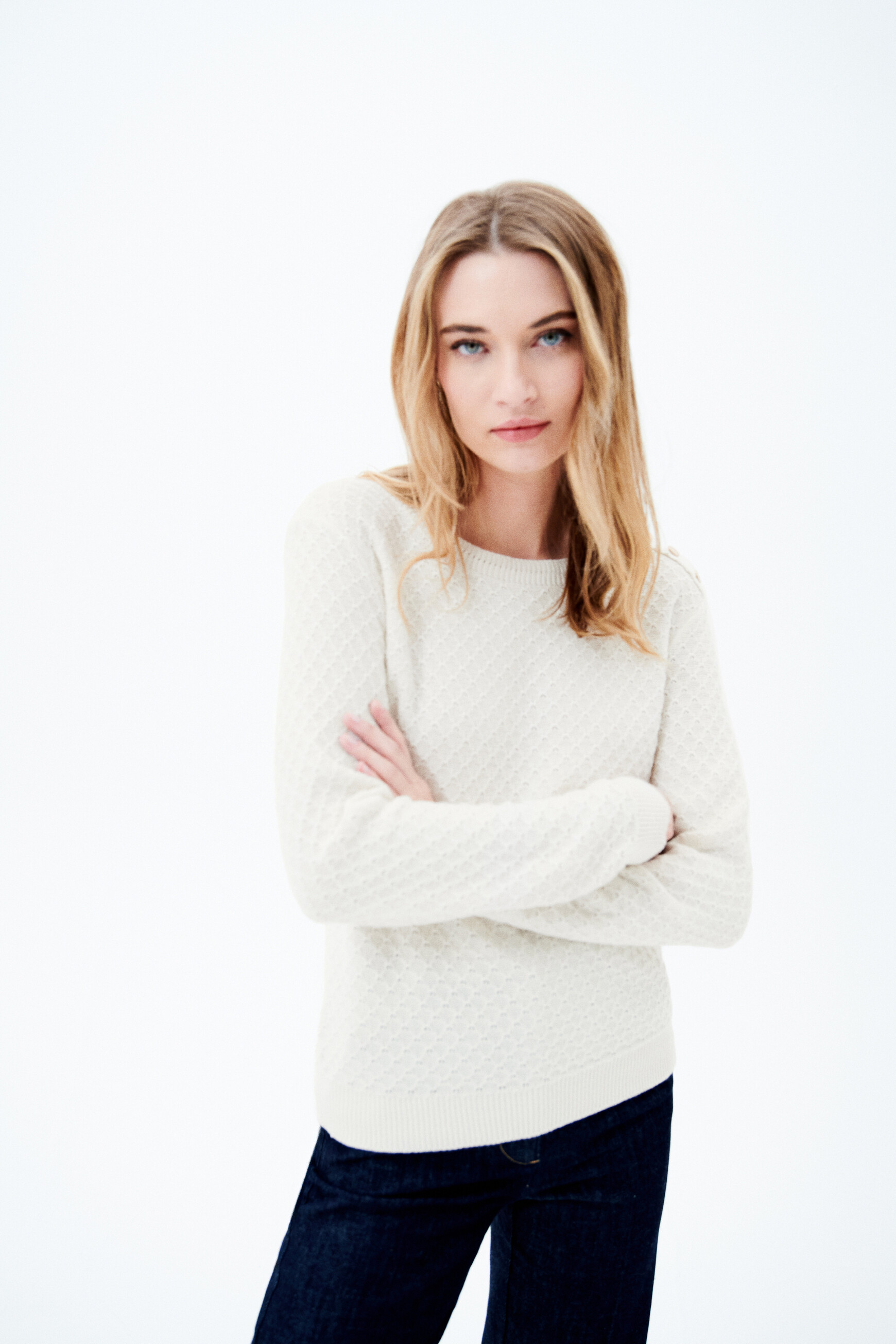 Manon Jean in Ecru