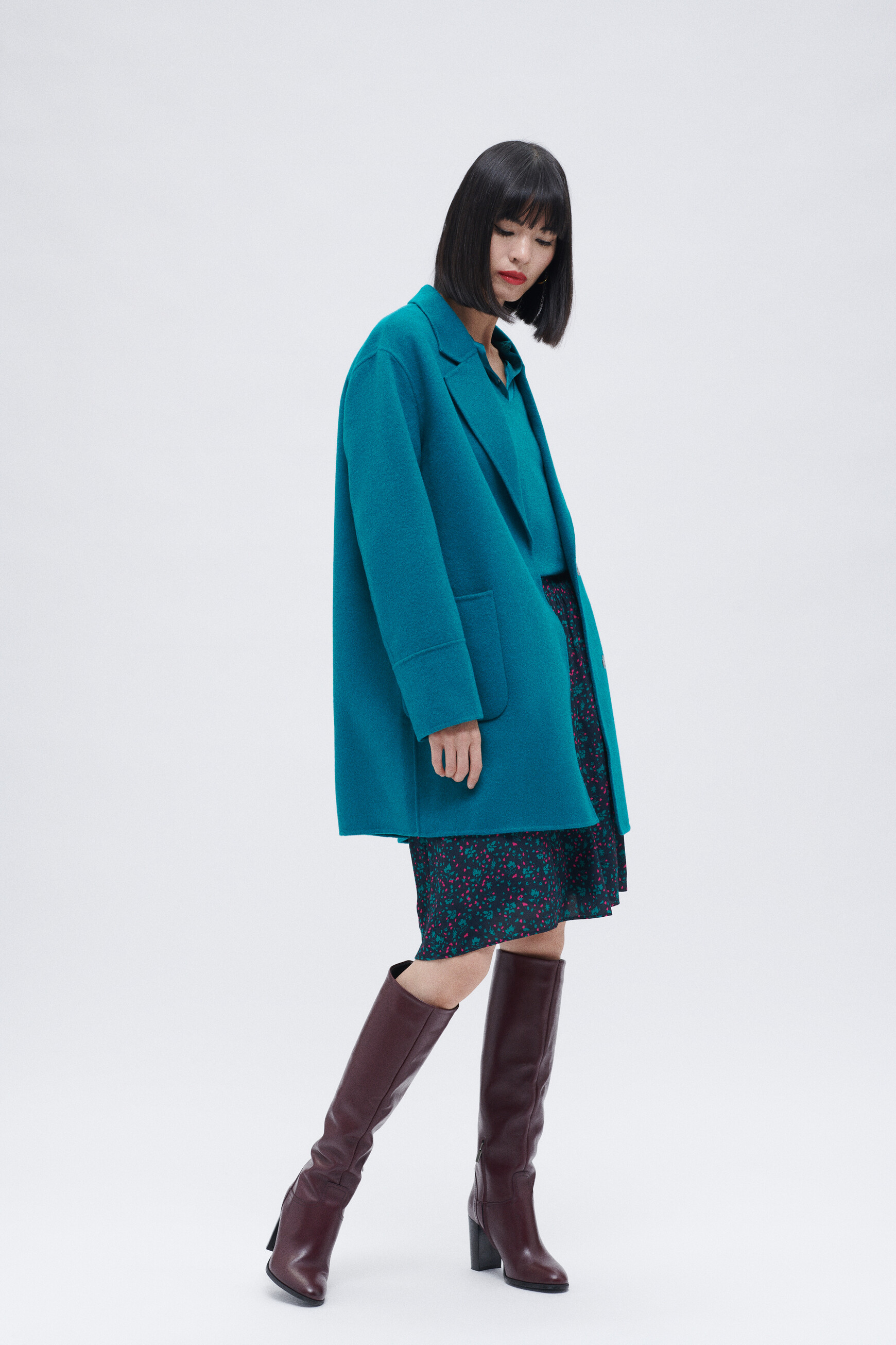 Ginger coat turquoise blue woman