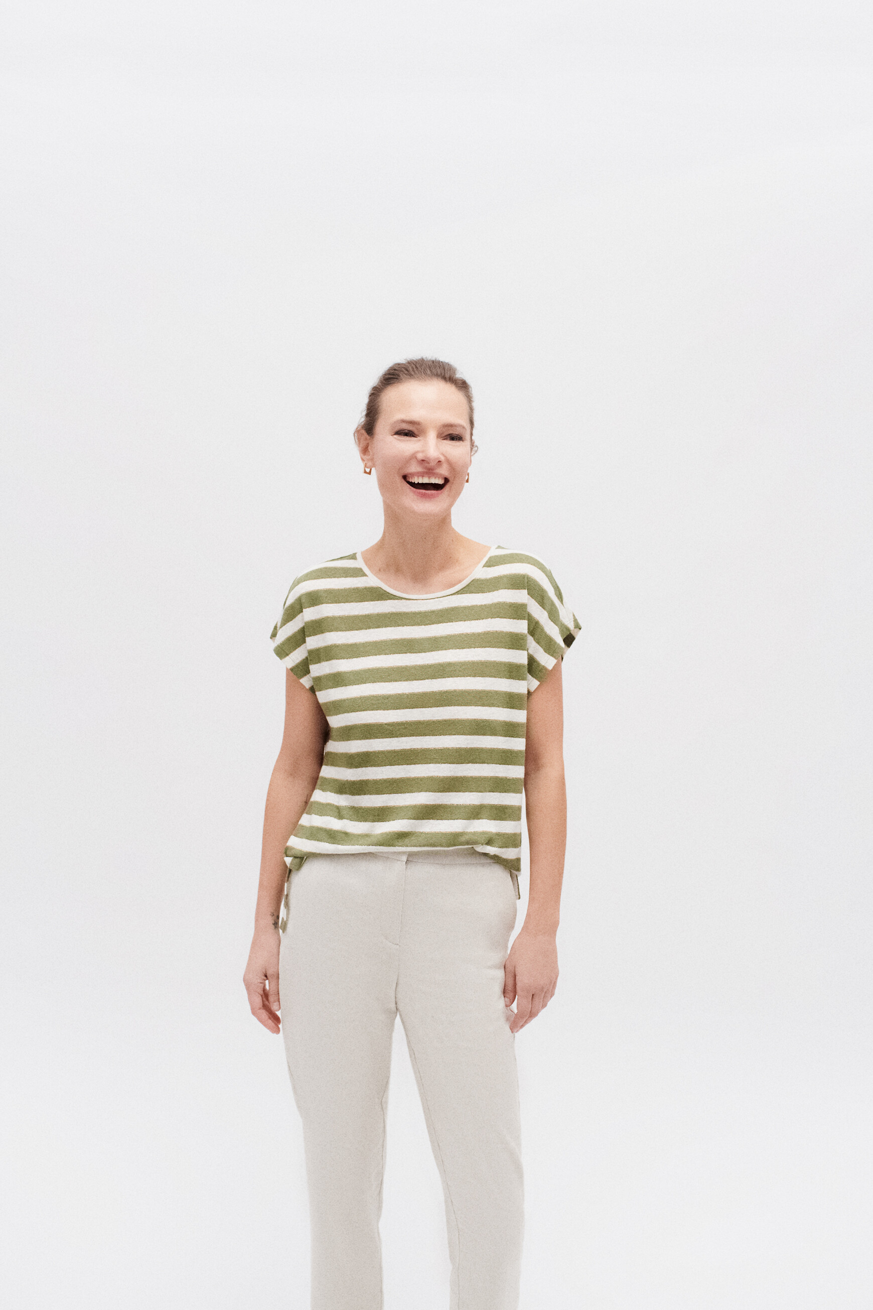 T-shirt Benetton Vert Kaki Femme Taille L - État Très Bon, Coupe Regular, Occasion De Qualité