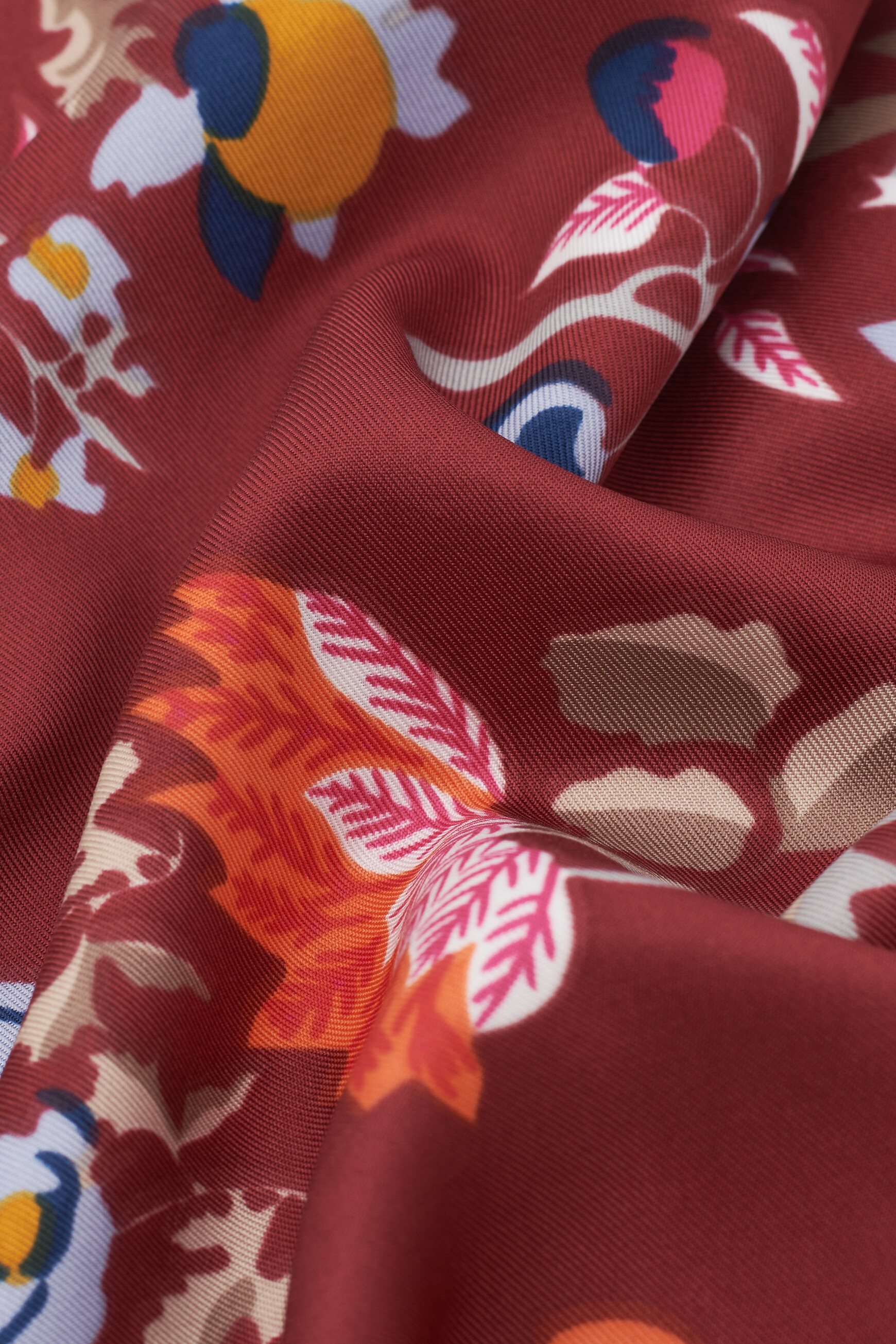 Lugaria scarf red woman