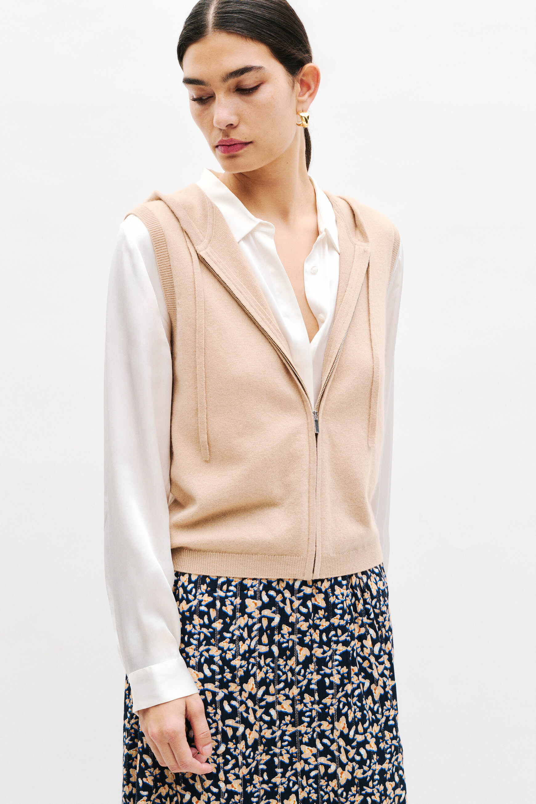 gilet mbasilou sable femme Gilet mbasilou sable femme