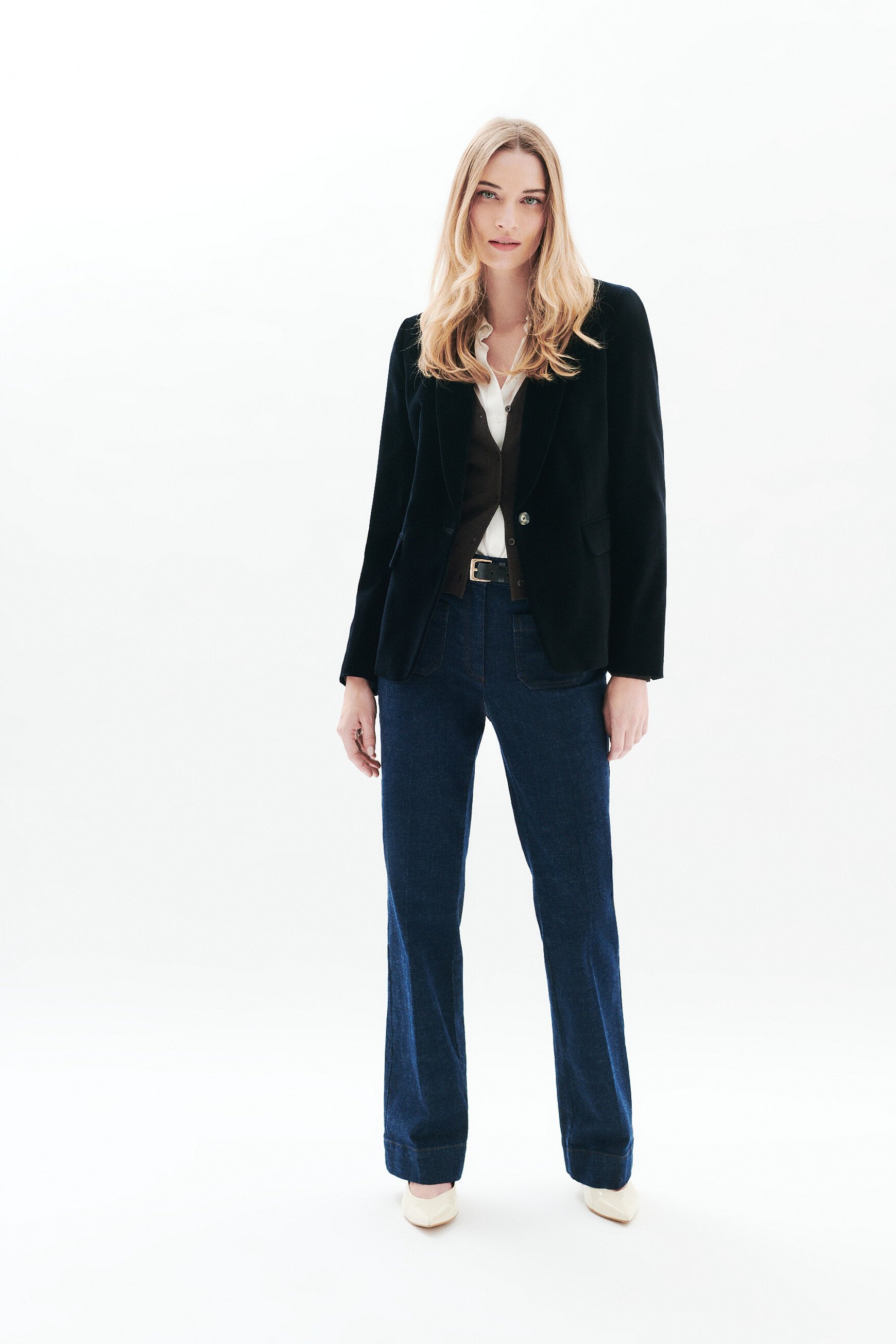 Aurora blazer black woman