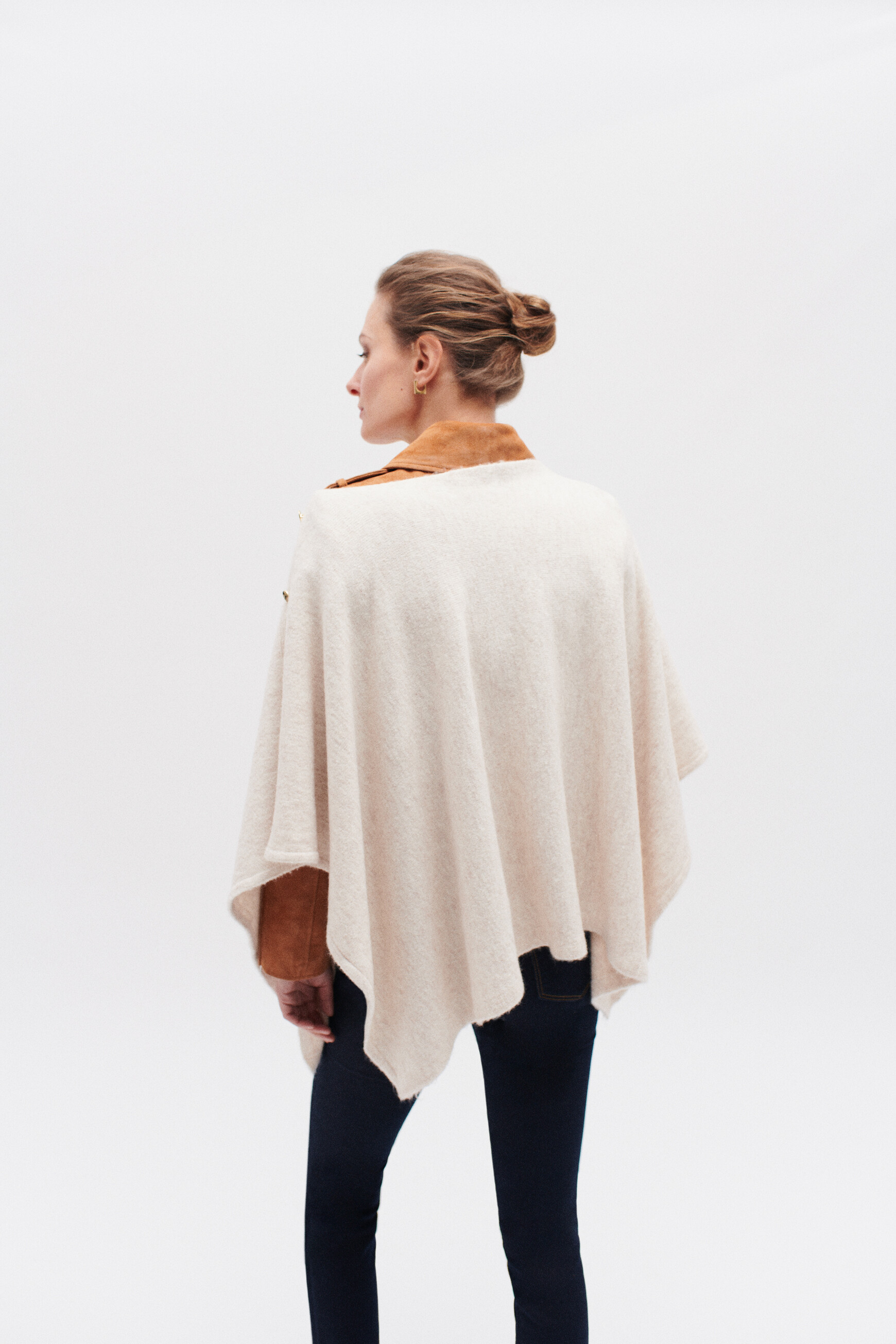 poncho lisa b beige femme