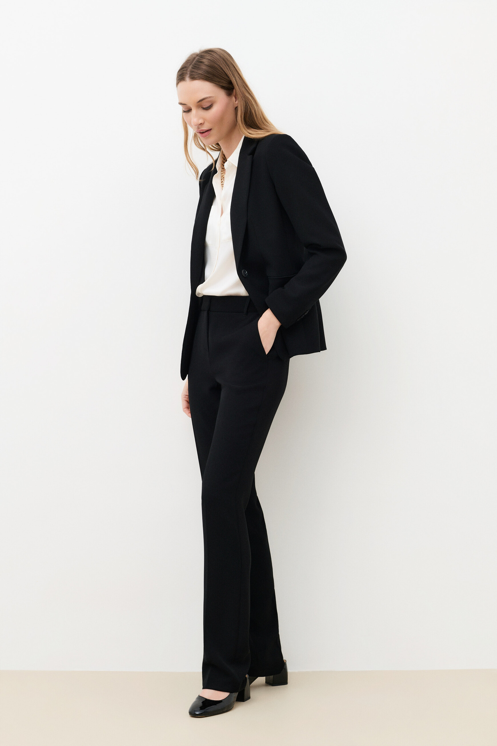 Vantea blazer black woman