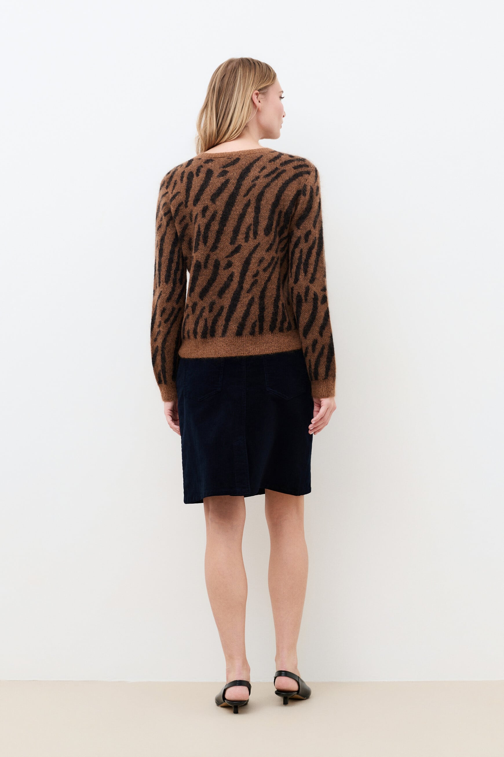 Mtania sweater dark brown woman