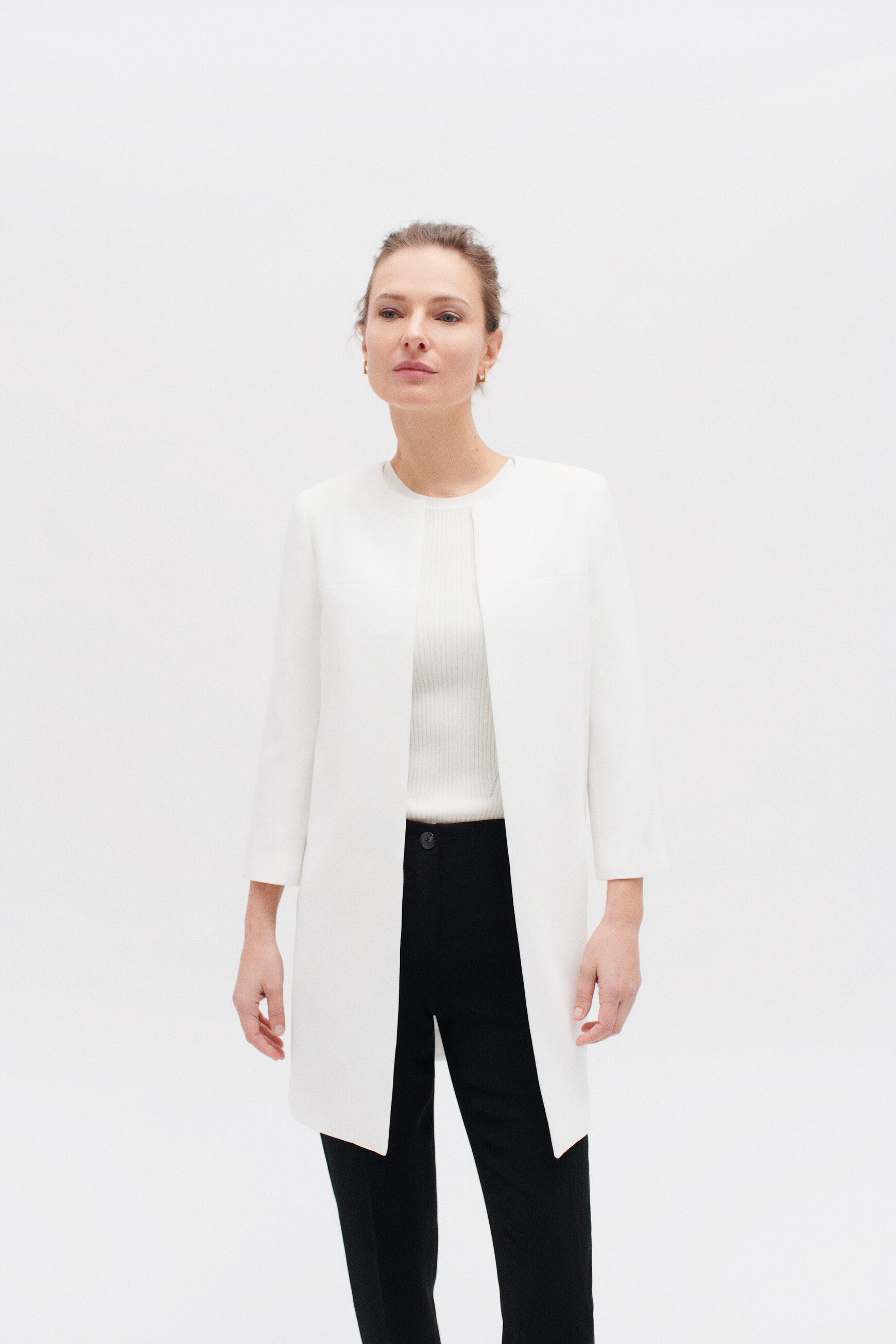 veste longueur midi et coupe structuree ivoire femme Veste longueur midi et coupe structurée. ivoire femme