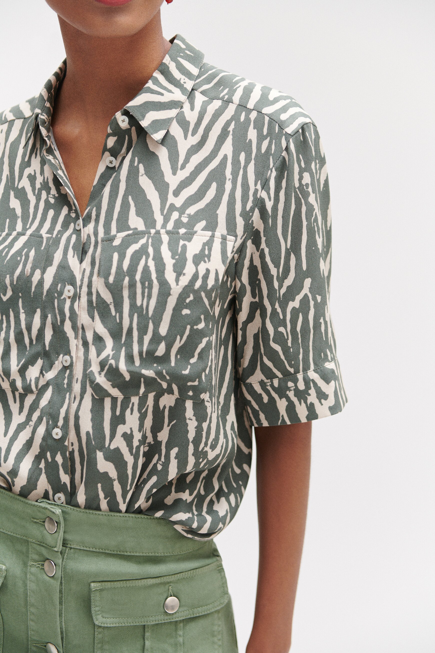 camisa zuma de cebra verde caqui mujer Camisa Zuma de cebra verde caqui mujer