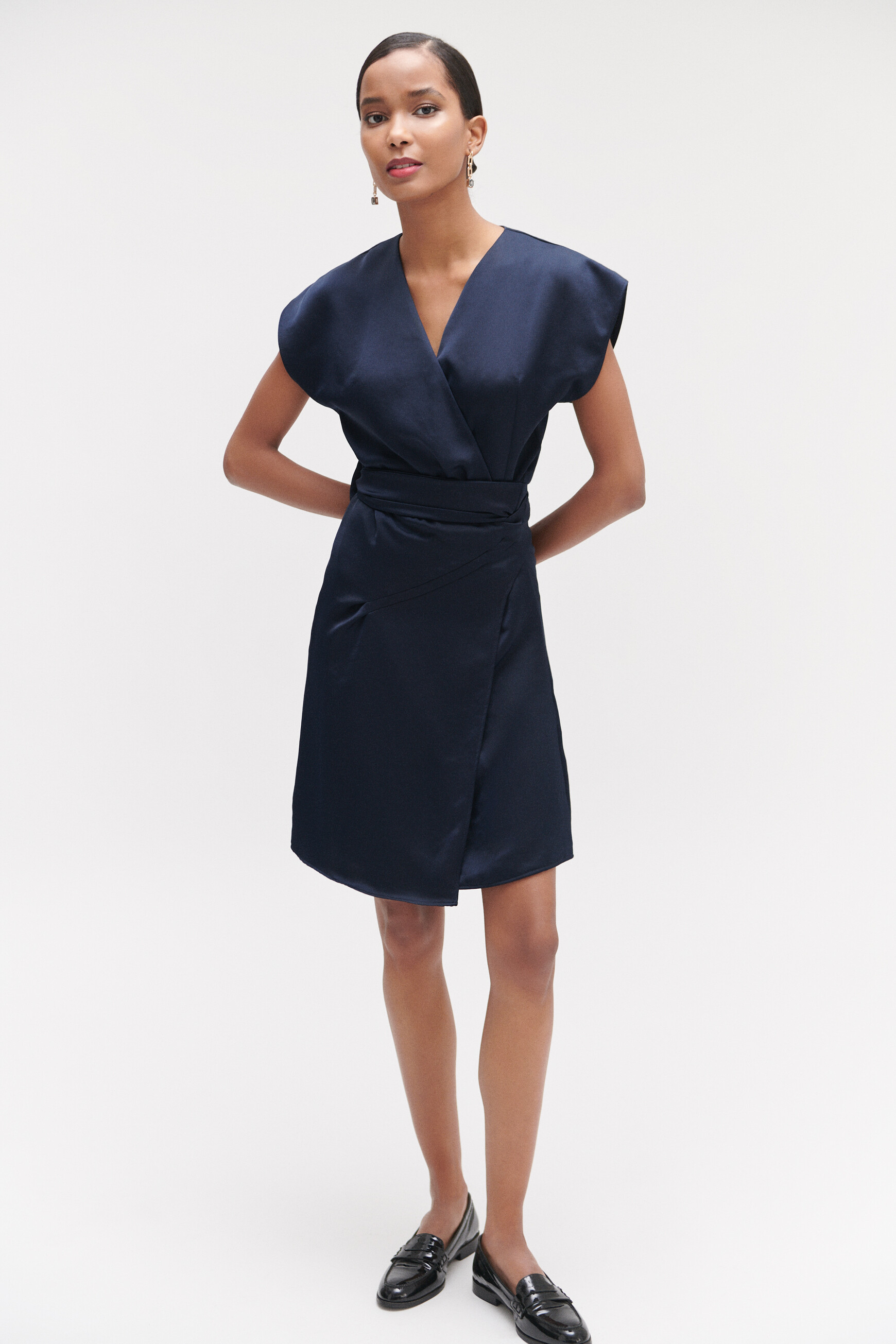 robe laila satinee bleu marine femme Robe laila satinée bleu marine femme