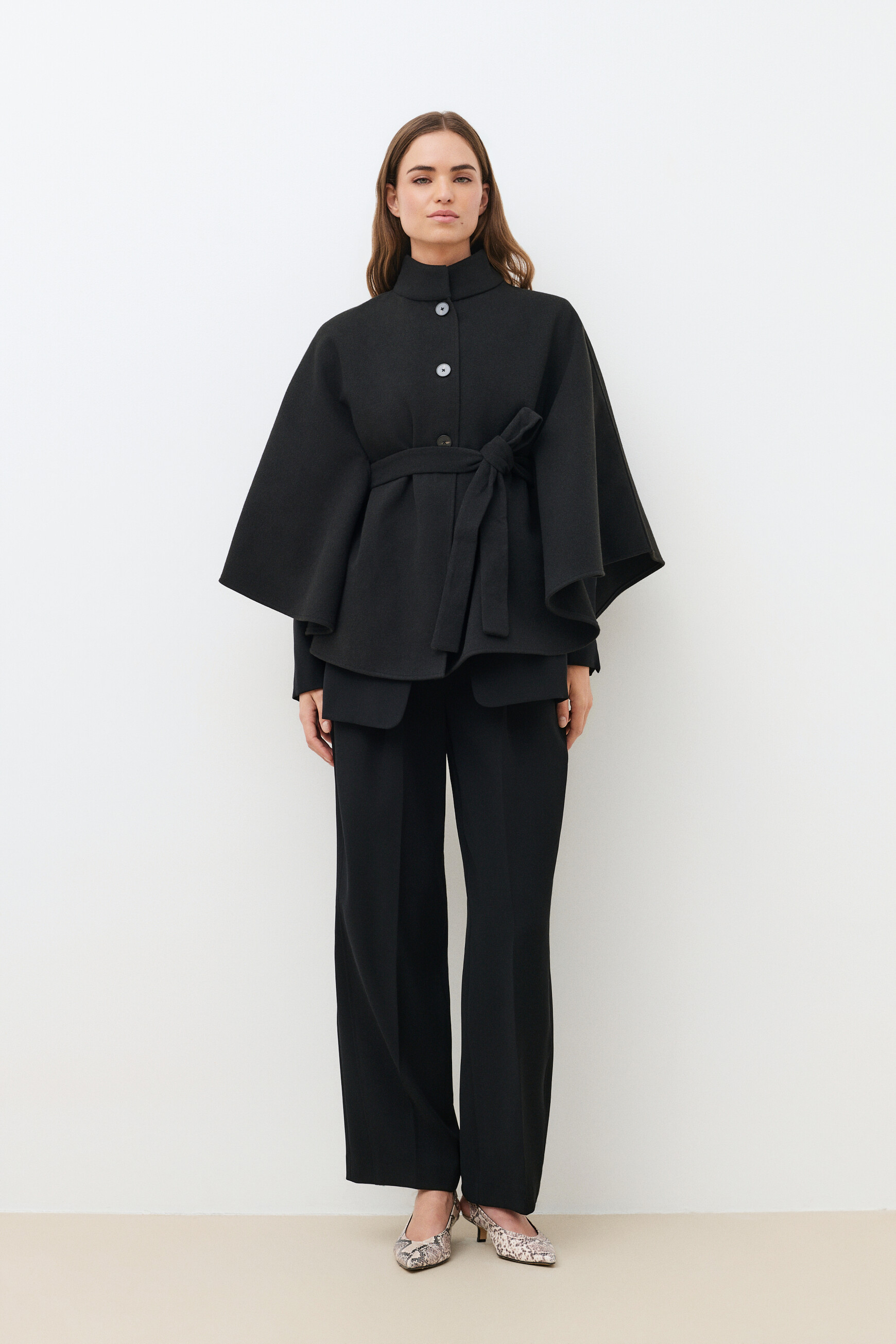 Hacaro poncho black woman