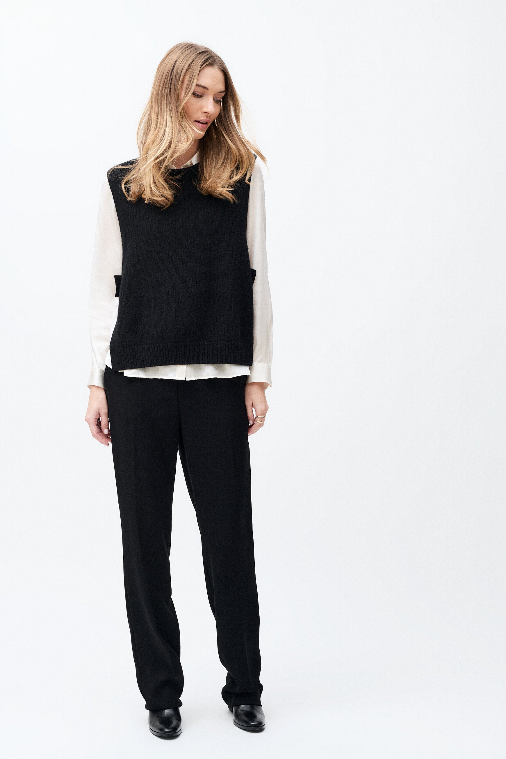 hevy poncho black woman