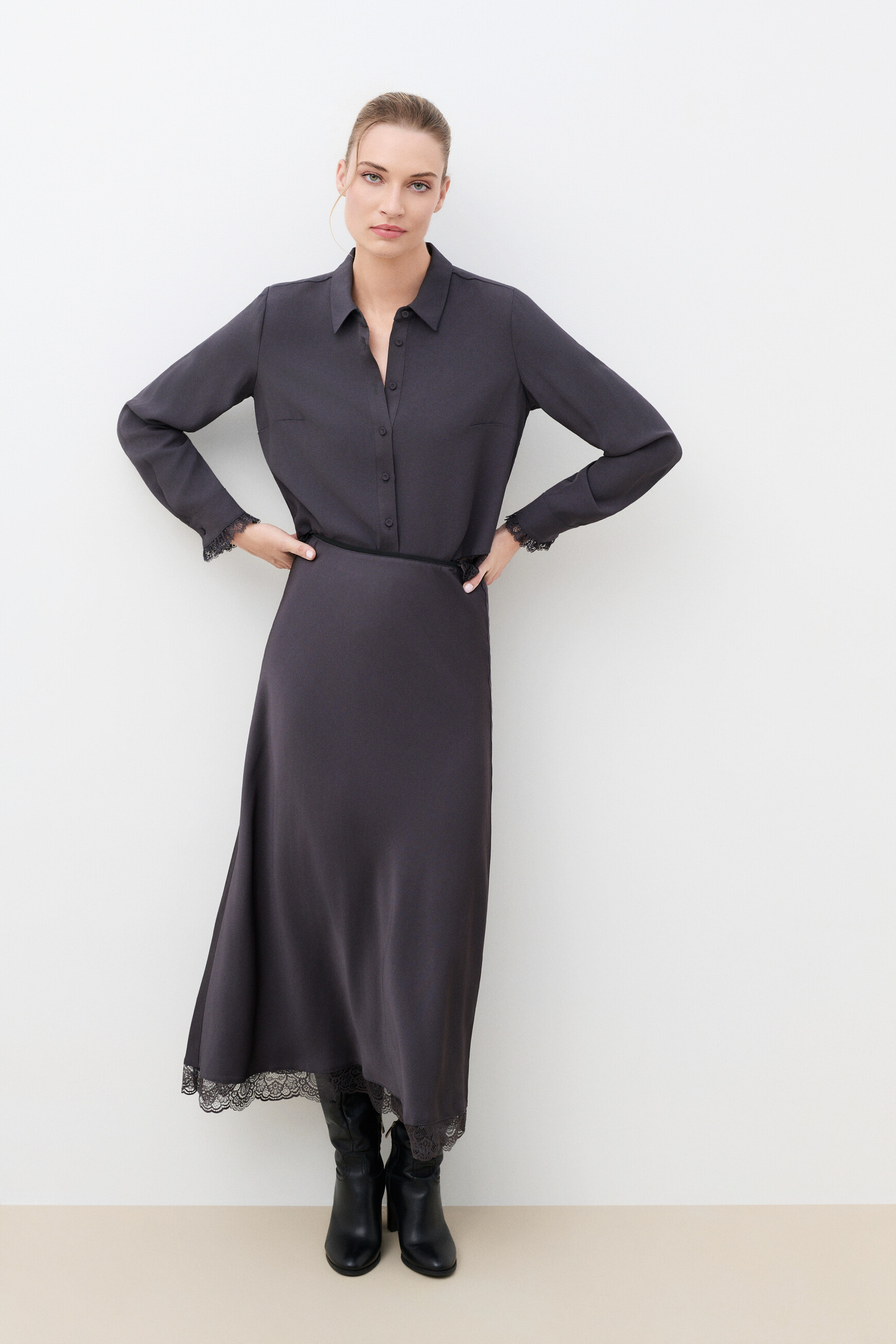 Celebrity skirt grey woman