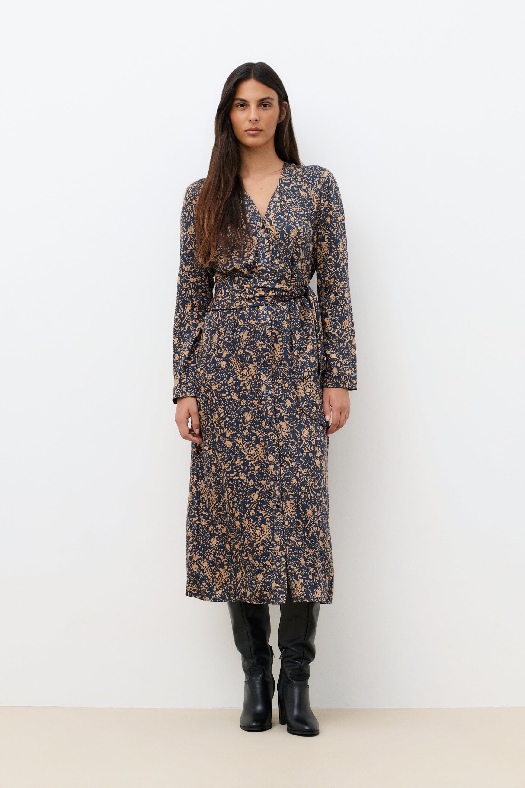 Relise dress black woman
